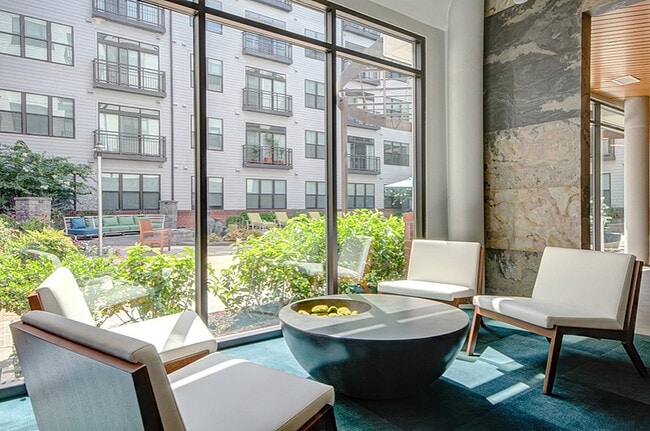 ReNew Federal Hill East & West in Baltimore, MD - Foto de edificio - Interior Photo