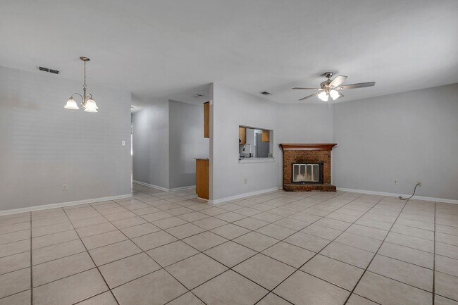 2129 Victory Garden Ln in Tallahassee, FL - Building Photo - Building Photo