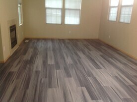 14362 NE 189th Ct in Woodinville, WA - Building Photo