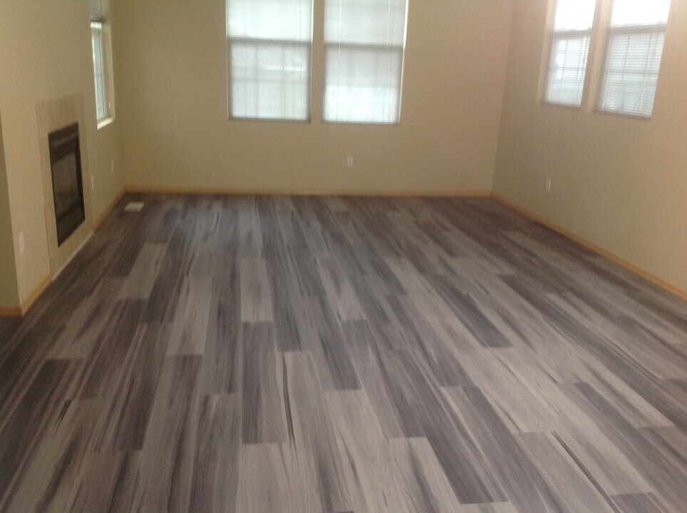 14362 NE 189th Ct in Woodinville, WA - Foto de edificio