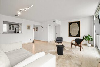 7800 Collins Ave, Unit 502 in Miami, FL - Building Photo - Building Photo