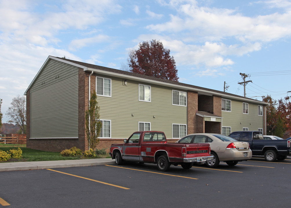 Fredericksburg Apartments in Warsaw, KY - Foto de edificio