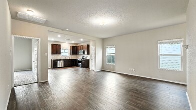2513 Marty Way in Seguin, TX - Building Photo - Building Photo