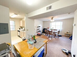 2360 SW Archer Rd in Gainesville, FL - Building Photo - Building Photo