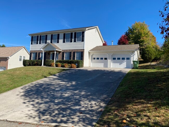 8206 Gamblers Choice Tr in Powell, TN - Building Photo - Building Photo