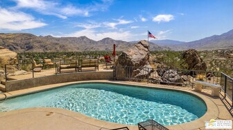 3000 Cahuilla Hills Dr in Palm Springs, CA - Building Photo