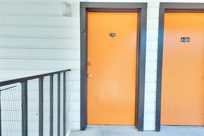 2801 Hemphill Park in Austin, TX - Building Photo - Building Photo