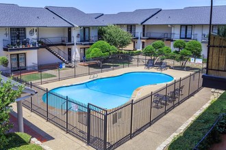 Renaissance Gardens in Fort Worth, TX - Foto de edificio - Building Photo