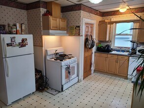 95 Belmont St, Unit 2 in Somerville, MA - Foto de edificio - Building Photo