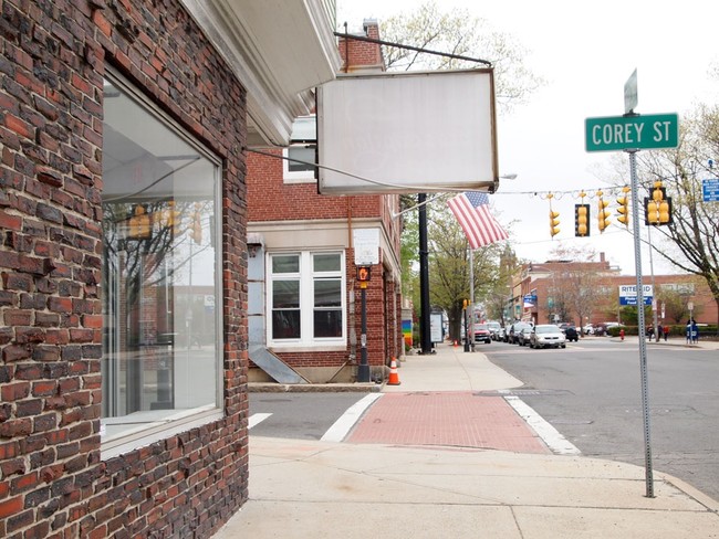 378 Broadway in Everett, MA - Foto de edificio - Building Photo