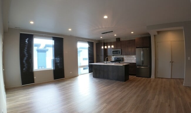 5001 Prospect Ave, Unit 2D in Downers Grove, IL - Foto de edificio - Building Photo