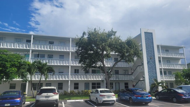 3028 Harwood D in Deerfield Beach, FL - Foto de edificio - Building Photo