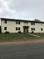2622 Nelson Dr Unit 2 in Menomonie, WI - Building Photo
