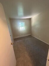 67 Johns Neck Rd in Shirley, NY - Building Photo - Building Photo