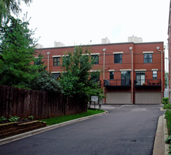 Palatine Station in Palatine, IL - Foto de edificio - Building Photo