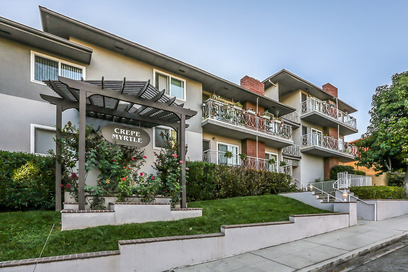 Crepe Myrtle Apartments in South Pasadena, CA - Building Photo