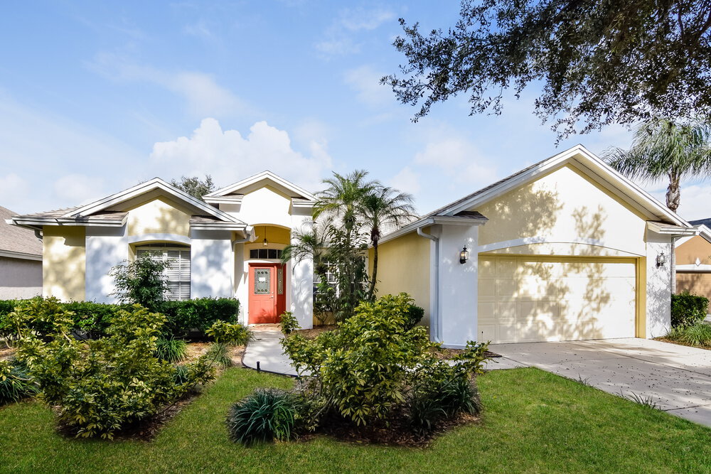 5430 Twin Creeks Dr in Valrico, FL - Building Photo