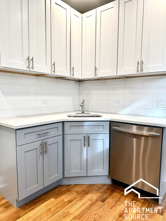 4452 N Sheridan Rd in Chicago, IL - Building Photo - Building Photo