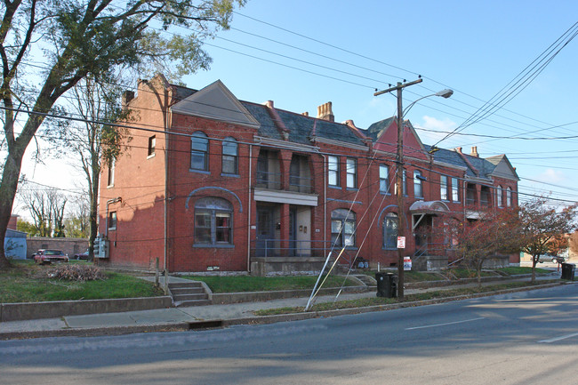 Plymouth Village Apartments in Louisville, KY - Building Photo - Building Photo