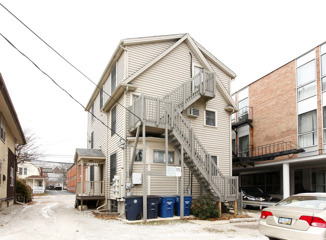 1332 Geddes Ave in Ann Arbor, MI - Foto de edificio - Building Photo