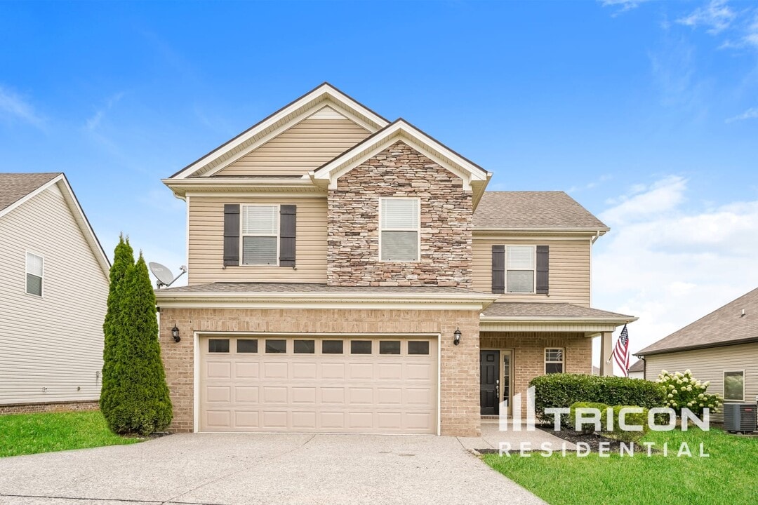 3012 Wesley Rd in Spring Hill, TN - Building Photo