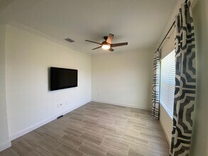 16966 Rosedown Glen in Parrish, FL - Building Photo - Building Photo