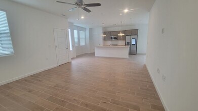 12533 Camino Glorieta in Bakersfield, CA - Building Photo - Building Photo