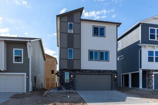 7723 Carabiner Vw in Colorado Springs, CO - Building Photo