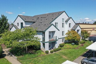 Oak Glen Apartments in Hillsboro, OR - Building Photo