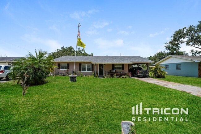 property at 1565 Palm Pl