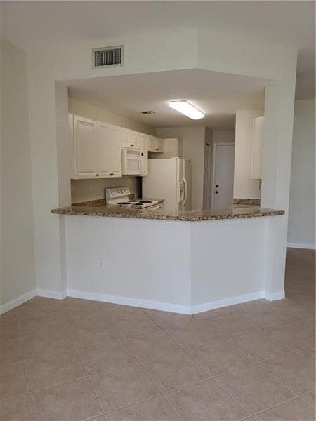 3002 Deer Creek Country Club Blvd in Deerfield Beach, FL - Building Photo - Building Photo