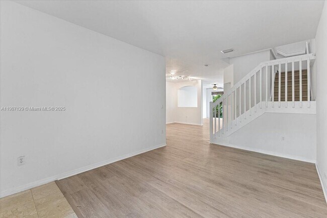 12482 SW 122nd St in Miami, FL - Building Photo - Building Photo