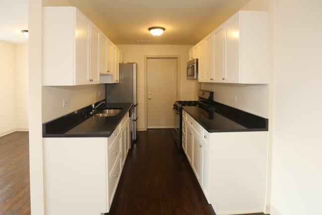 4654 Malden St in Chicago, IL - Building Photo - Building Photo