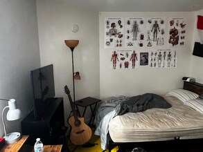 340 Ellis Ave in Iowa City, IA - Foto de edificio - Building Photo