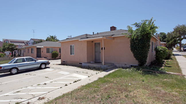 4275 Meade Ave in San Diego, CA - Foto de edificio - Building Photo