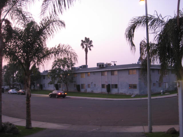 2601 Bishop Dr in Bakersfield, CA - Foto de edificio