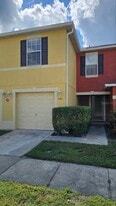 580 Cresting Oak Cir in Orlando, FL - Building Photo