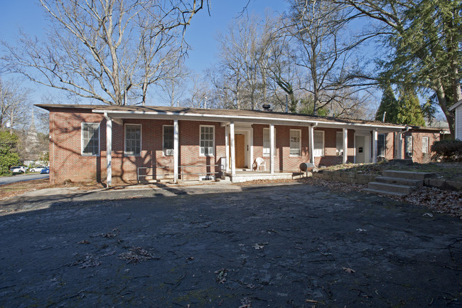 1369 Wessyngton Rd NE in Atlanta, GA - Building Photo - Building Photo