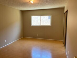 434 E Tujunga Ave in Burbank, CA - Building Photo - Building Photo