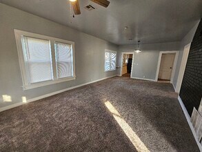 715 E Church St in Wagoner, OK - Foto de edificio - Building Photo