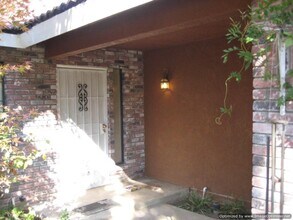 1826 E Shea Dr in Fresno, CA - Building Photo - Building Photo