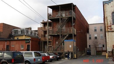 126 E Lincoln Hwy in Coatesville, PA - Building Photo - Building Photo