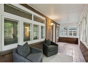 2138 Marshall Ave in St. Paul, MN - Foto de edificio - Building Photo