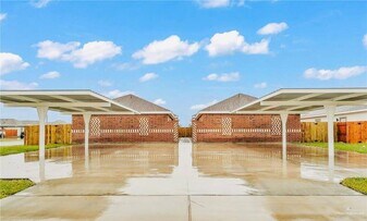 16 W Sunset Valley St in Alton, TX - Building Photo