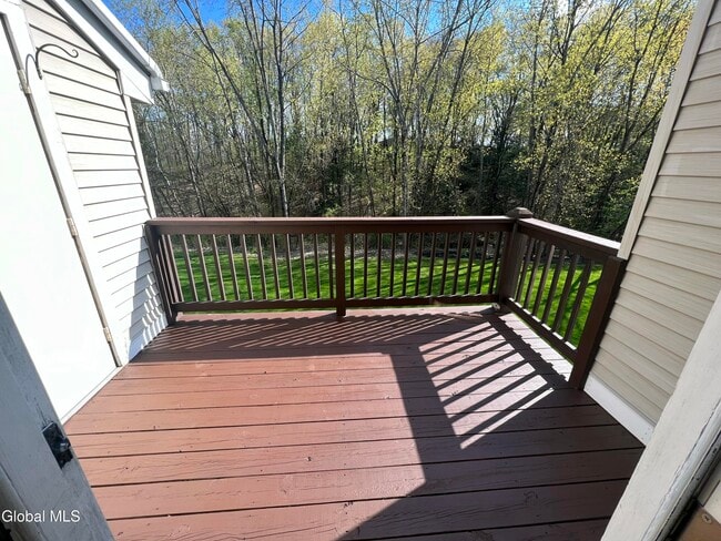 4607 Foxwood Dr S in Clifton Park, NY - Building Photo - Building Photo