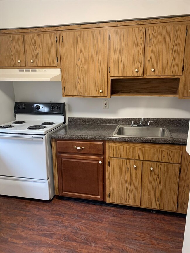 21 Pavilion Rd-Unit -23 in Suffern, NY - Building Photo - Building Photo