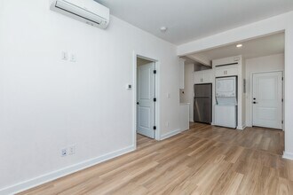 164 Glenwood Ave, Unit 102 in Bloomfield, NJ - Building Photo - Building Photo