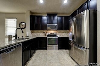 2539 Gato del Sol in San Antonio, TX - Building Photo - Building Photo