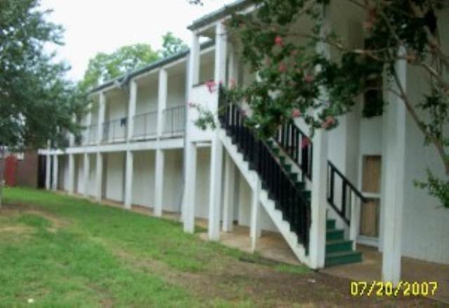 Little Creek Apartments in Jacksonville, TX - Foto de edificio - Building Photo