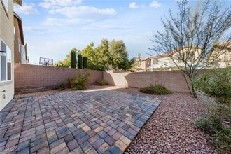 10822 Hunters Green Ave in Las Vegas, NV - Building Photo - Building Photo